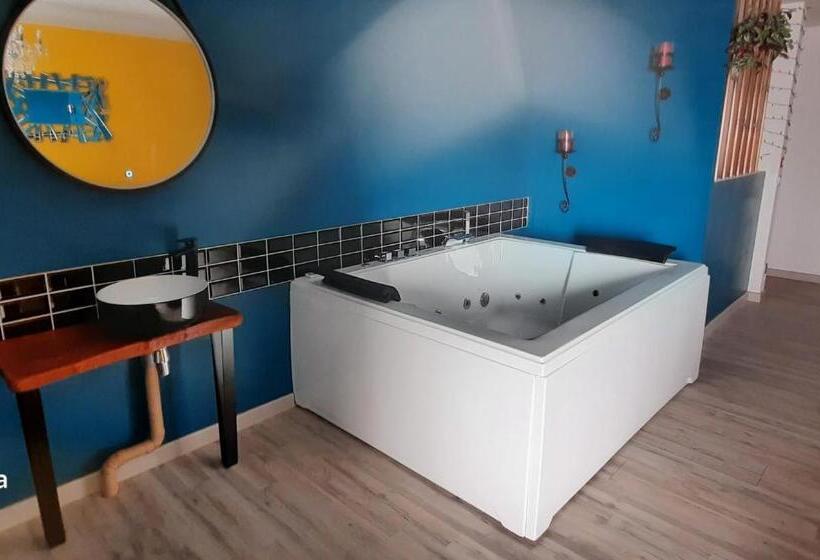 بنسيون Nuit Insolite Room Love