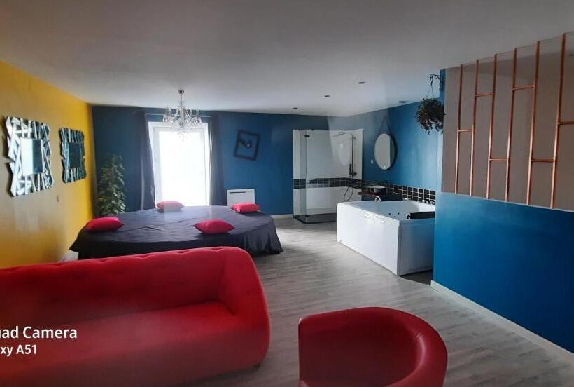 بنسيون Nuit Insolite Room Love