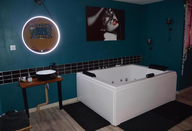 بنسيون Nuit Insolite Room Love