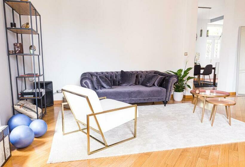 پانسیون Room Gatsby  Your Space With Garden In The City Center