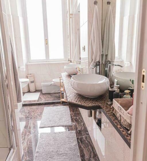 پانسیون Room Gatsby  Your Space With Garden In The City Center