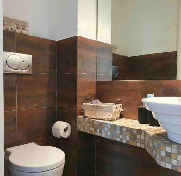 پانسیون Room Gatsby  Your Space With Garden In The City Center