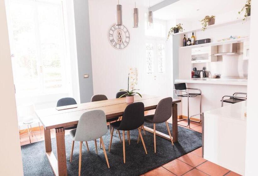 پانسیون Room Gatsby  Your Space With Garden In The City Center