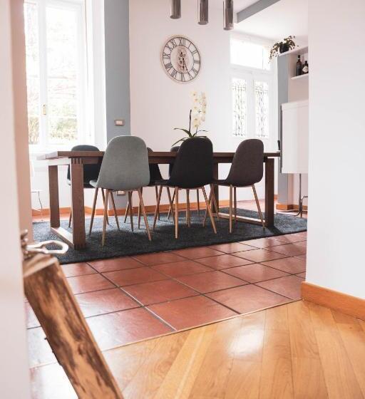 پانسیون Room Gatsby  Your Space With Garden In The City Center