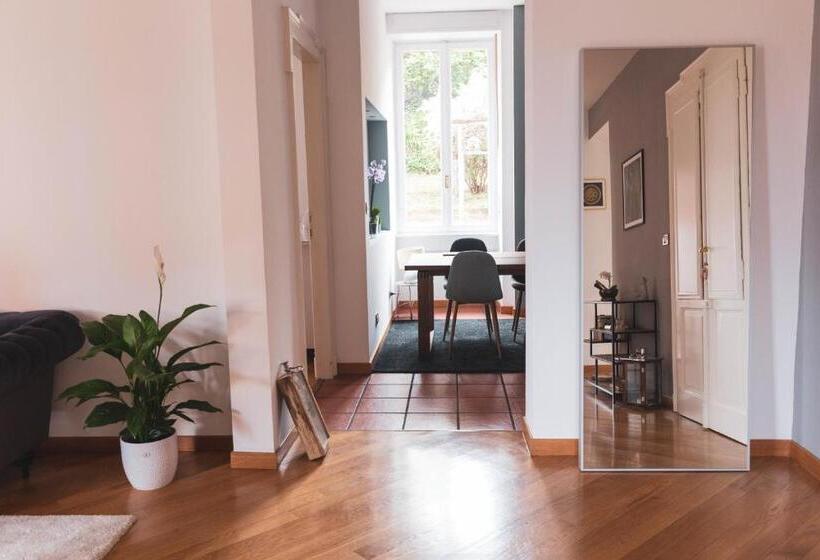 پانسیون Room Gatsby  Your Space With Garden In The City Center