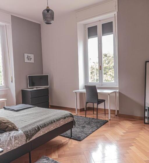 پانسیون Room Gatsby  Your Space With Garden In The City Center