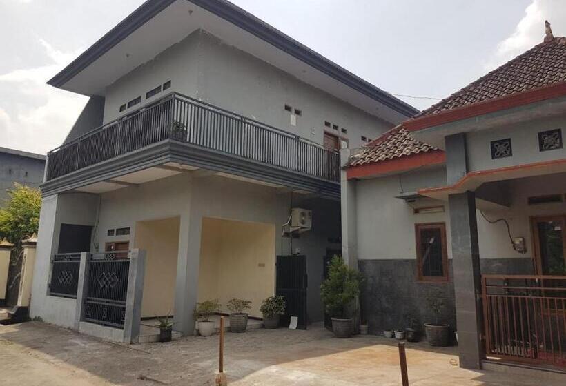 بنسيون Selaras Kost Syariah