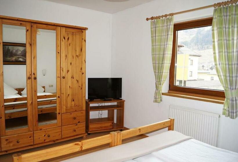 Пансион The Steakhouse Guest Rooms