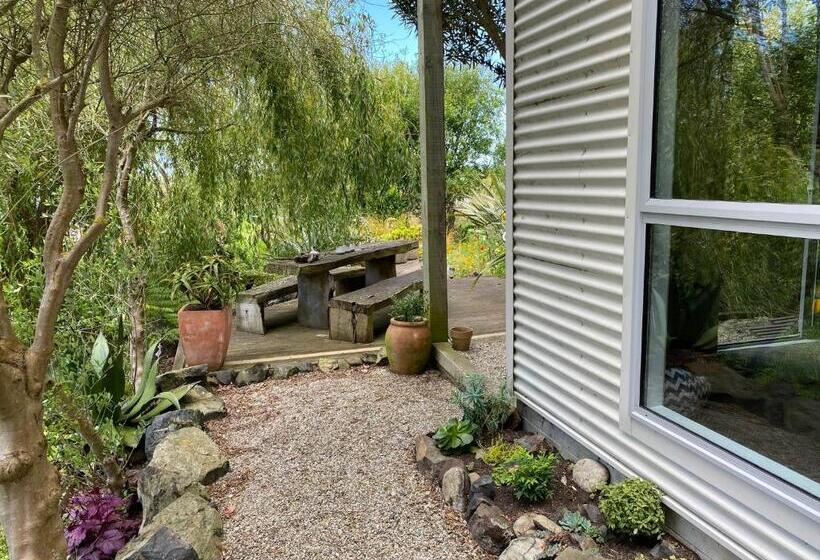 پانسیون The Willow Guest Suite