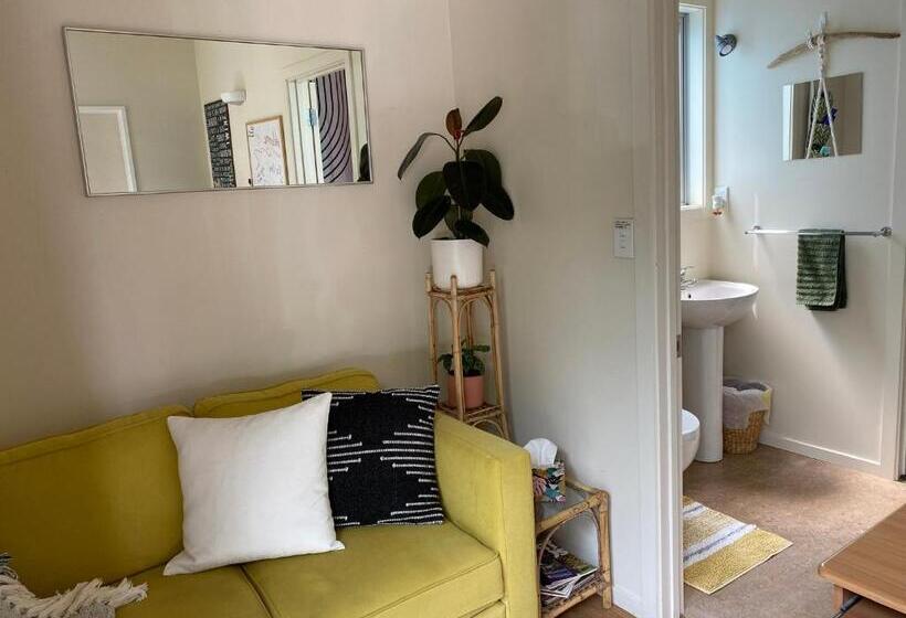 پانسیون The Willow Guest Suite