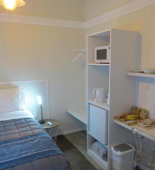 Пансион Two Palms