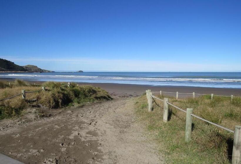 Пансион Two Palms