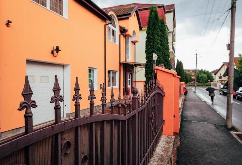 Пансион Vila Guitar