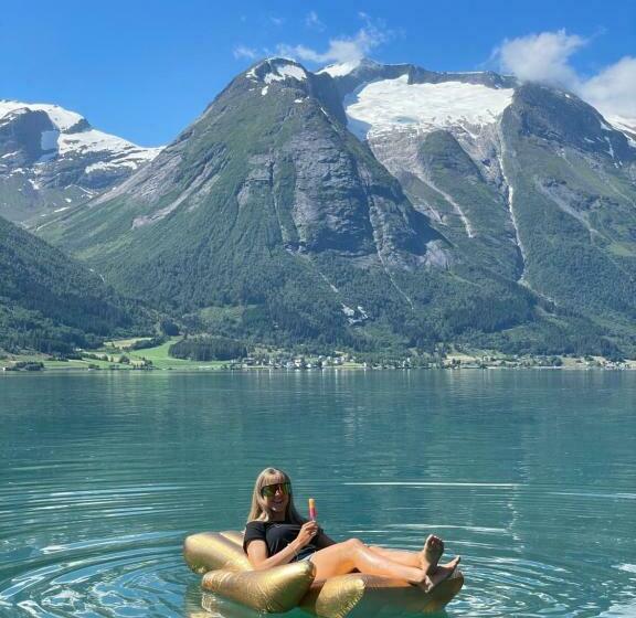 ペンション Vollsnes Gjestehus