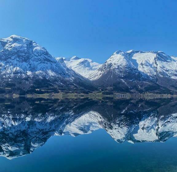 ペンション Vollsnes Gjestehus