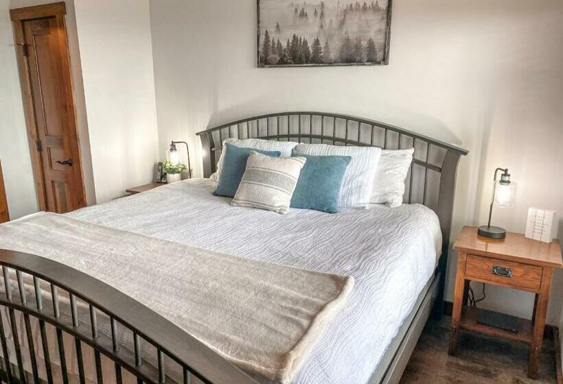 Remodeled Ski In Out   305 Soaring Eagle   Luxury!