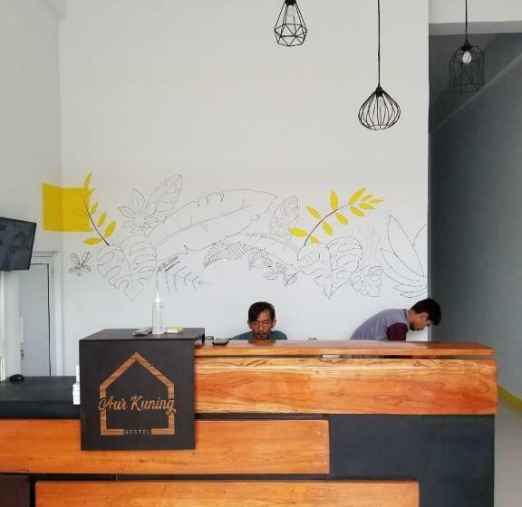 Aur Kuning Hostel Syariah Bukittinggi