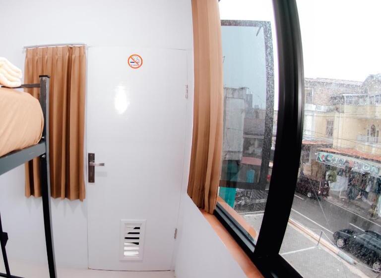 Aur Kuning Hostel Syariah Bukittinggi