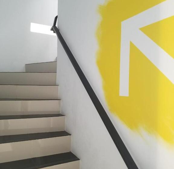 Aur Kuning Hostel Syariah Bukittinggi