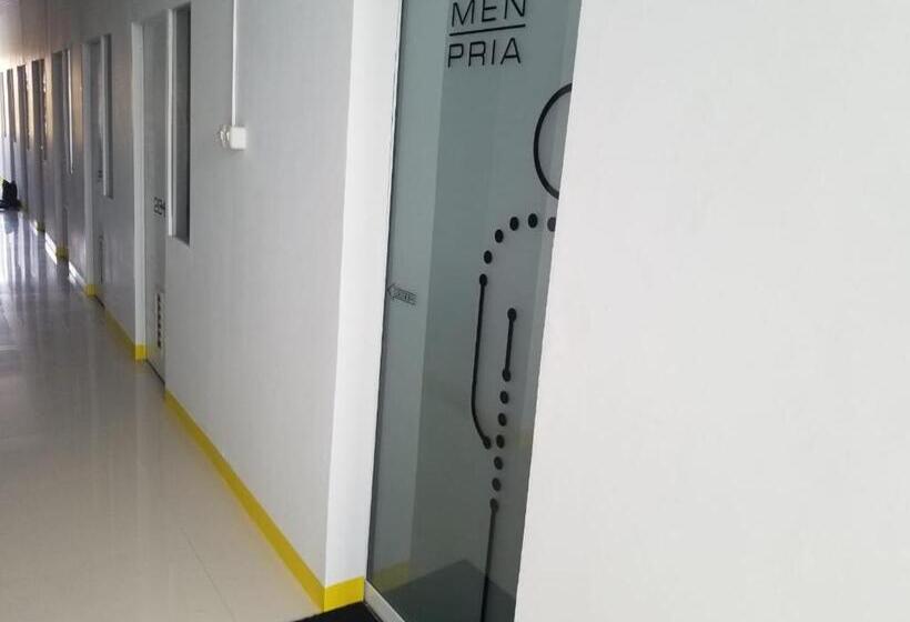 Aur Kuning Hostel Syariah Bukittinggi