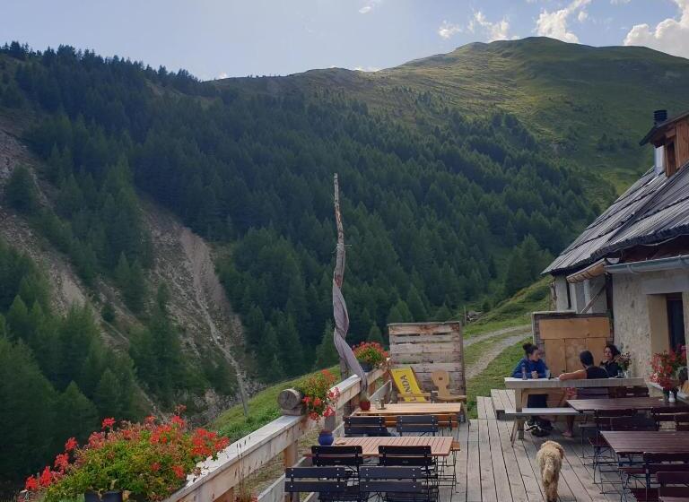 住宿加早餐  Alp Es Cha Dadour