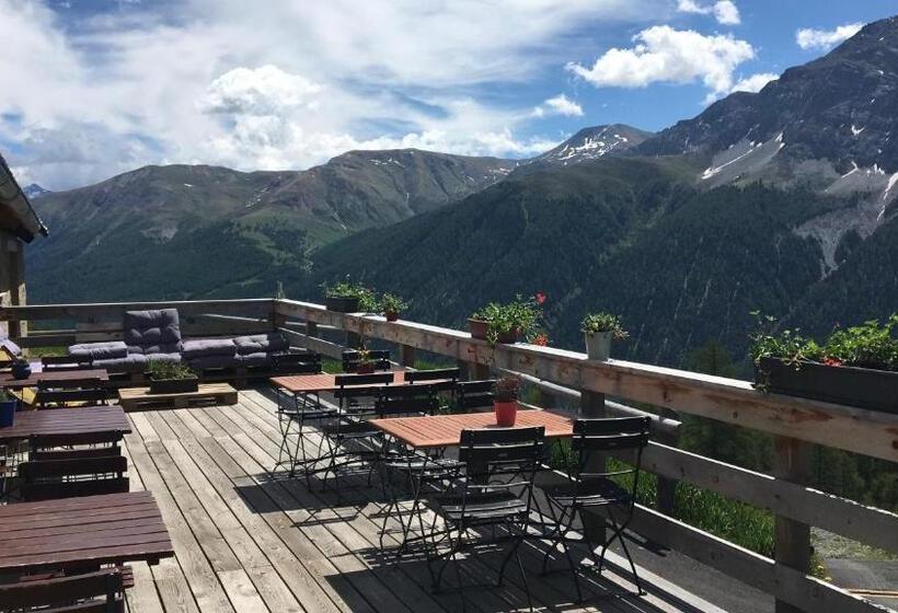 住宿加早餐  Alp Es Cha Dadour