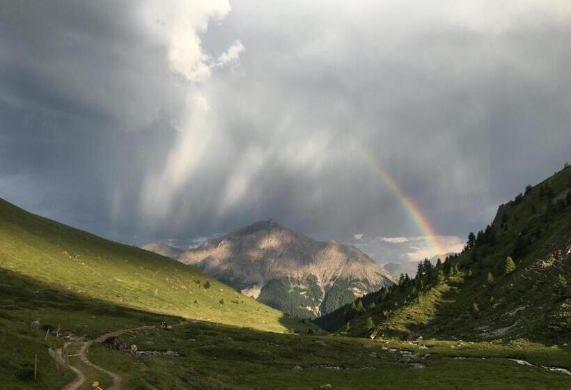 Bed and Breakfast Alp Es Cha Dadour