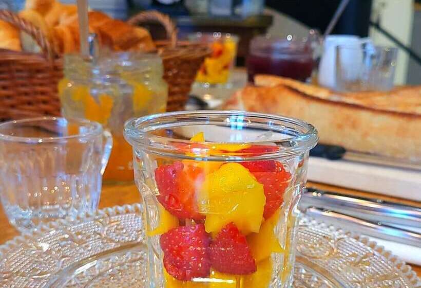 ベッドアンドブレックファースト Chez Pépé Merle Chambres D Hôtes Au Cœur De Paris