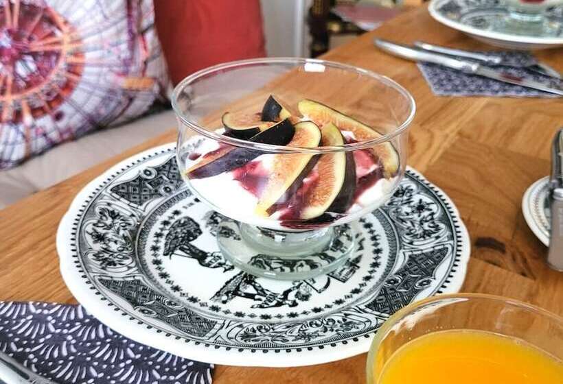 ベッドアンドブレックファースト Chez Pépé Merle Chambres D Hôtes Au Cœur De Paris