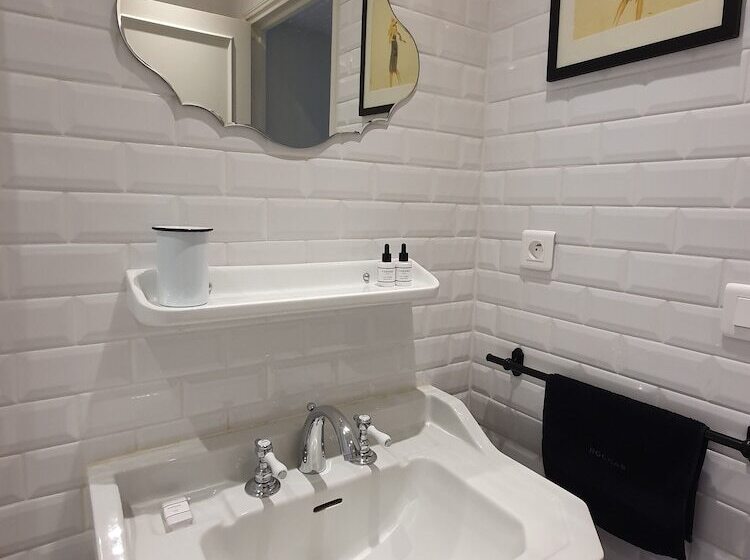 ベッドアンドブレックファースト Chez Pépé Merle Chambres D Hôtes Au Cœur De Paris