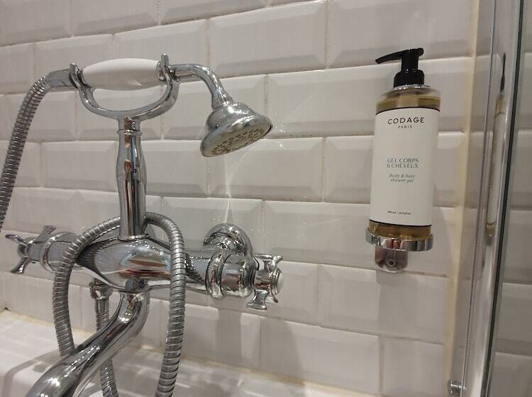 ベッドアンドブレックファースト Chez Pépé Merle Chambres D Hôtes Au Cœur De Paris