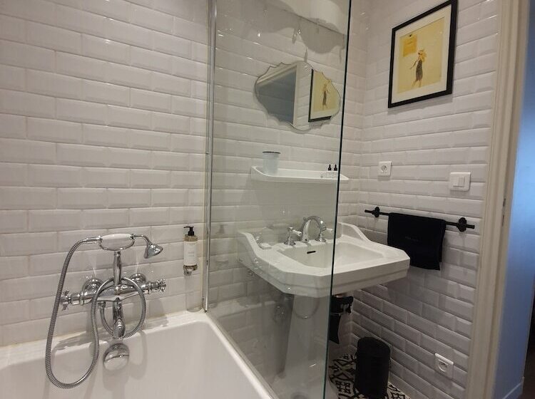 ベッドアンドブレックファースト Chez Pépé Merle Chambres D Hôtes Au Cœur De Paris