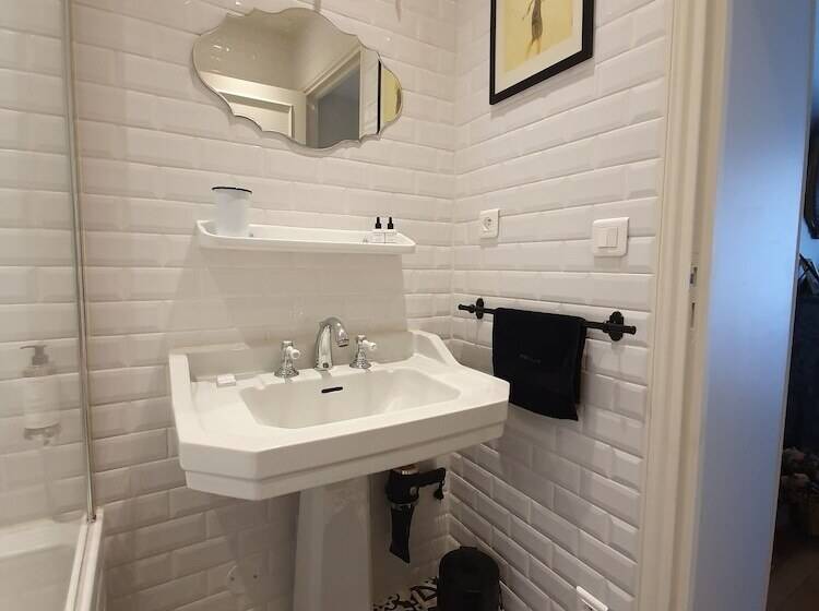 ベッドアンドブレックファースト Chez Pépé Merle Chambres D Hôtes Au Cœur De Paris