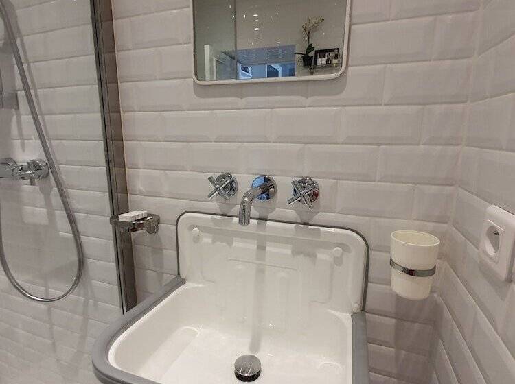 ベッドアンドブレックファースト Chez Pépé Merle Chambres D Hôtes Au Cœur De Paris