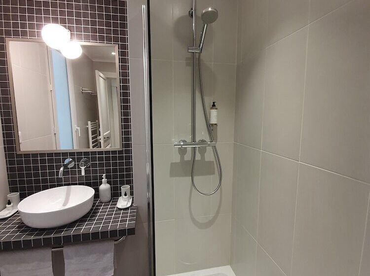 ベッドアンドブレックファースト Chez Pépé Merle Chambres D Hôtes Au Cœur De Paris