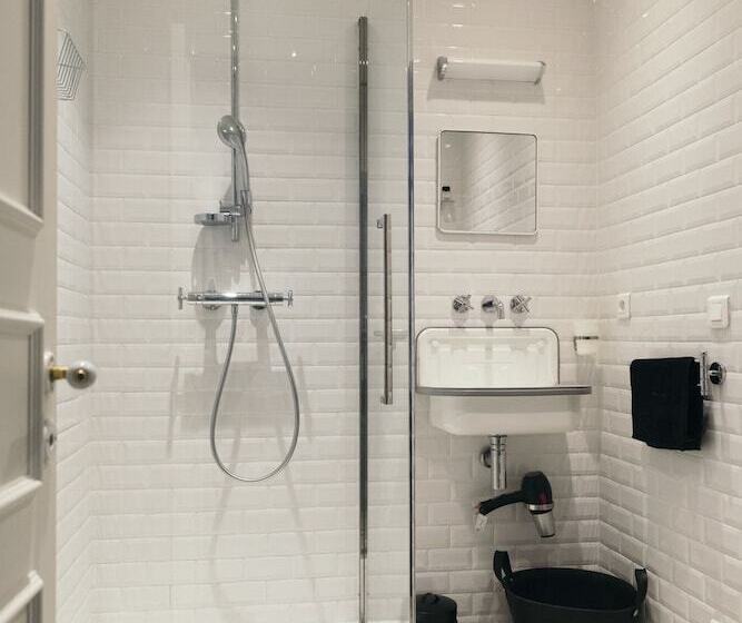 ベッドアンドブレックファースト Chez Pépé Merle Chambres D Hôtes Au Cœur De Paris