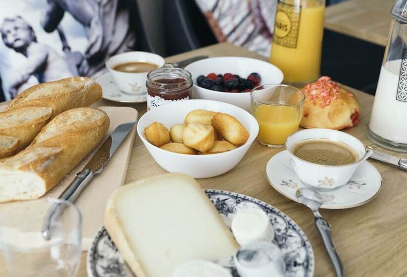 ベッドアンドブレックファースト Chez Pépé Merle Chambres D Hôtes Au Cœur De Paris
