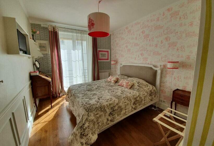 ベッドアンドブレックファースト Chez Pépé Merle Chambres D Hôtes Au Cœur De Paris