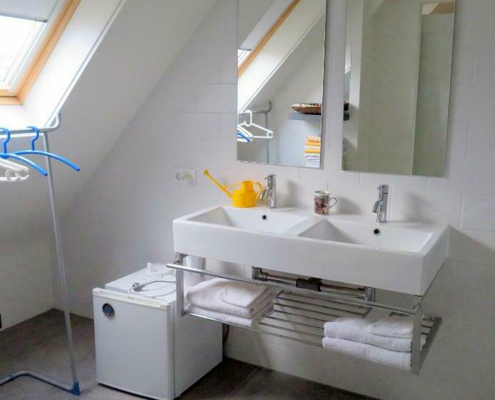 تختخواب و صبحانه Jacky S Place