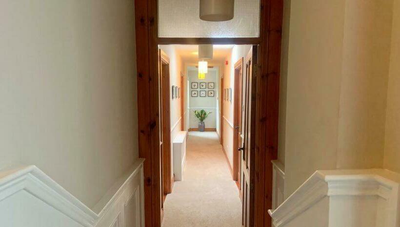 住宿加早餐 Lacken Millhouse And Gardens