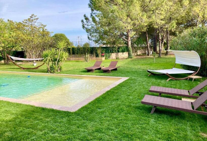 צימר Le Patio, Chambres D Hôtes Pour Adultes En Camargue, Possibilité De Naturisme à La Piscine