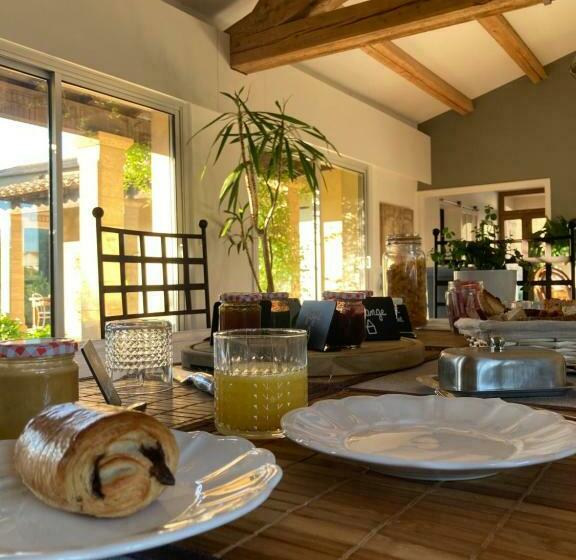 צימר Le Patio, Chambres D Hôtes Pour Adultes En Camargue, Possibilité De Naturisme à La Piscine