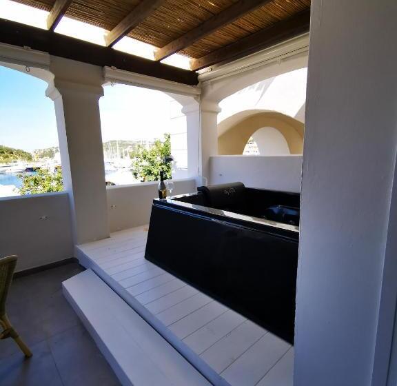 تختخواب و صبحانه Relais Du Port