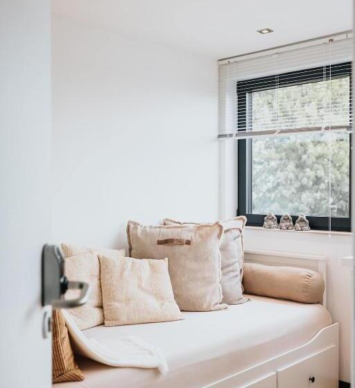 تختخواب و صبحانه Vida Verde