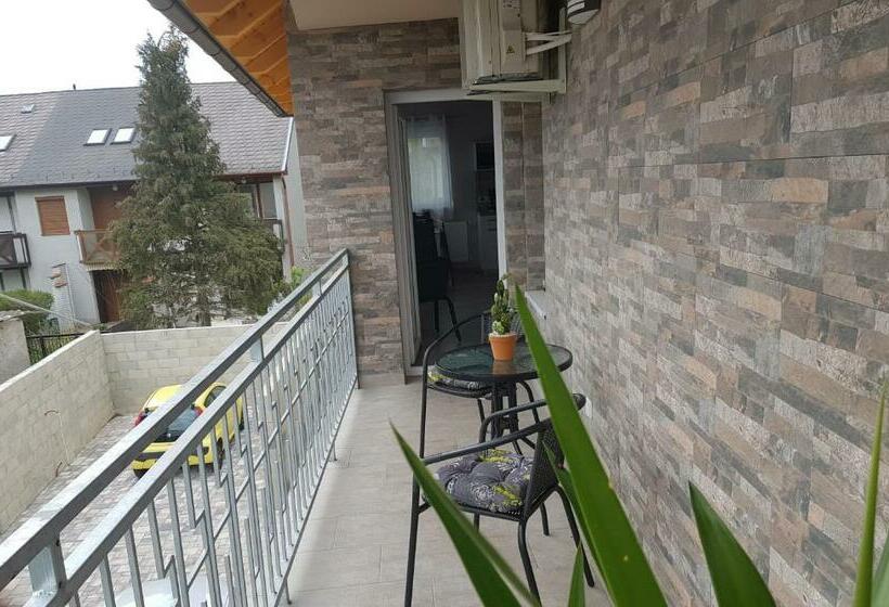 Flamingó Apartmanház