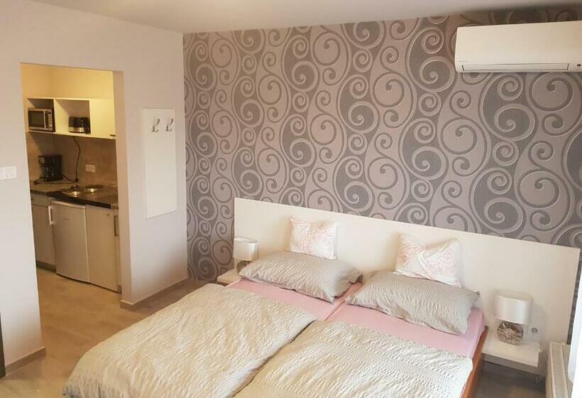 Flamingó Apartmanház