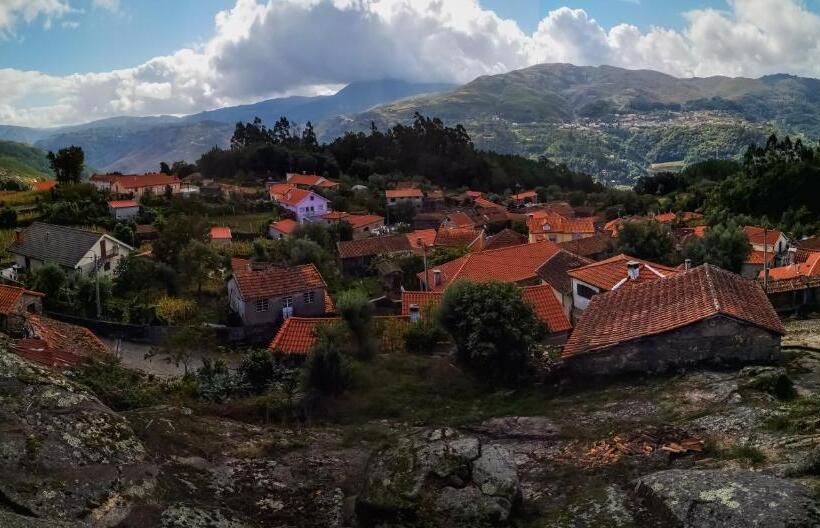 Hostel Retiro Do Gerês