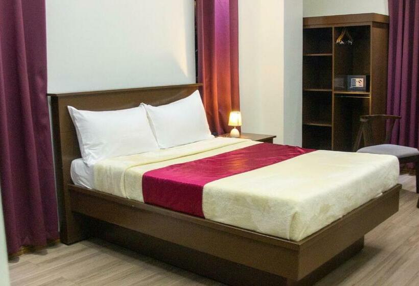 בית מלון כפרי A.m @ 93rd