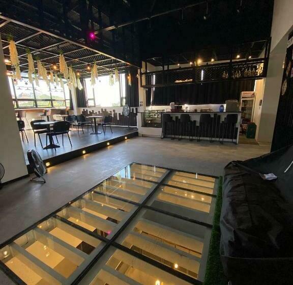 בית מלון כפרי A.m @ 93rd