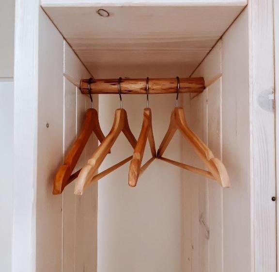 هتل Captain Cook Ahoy